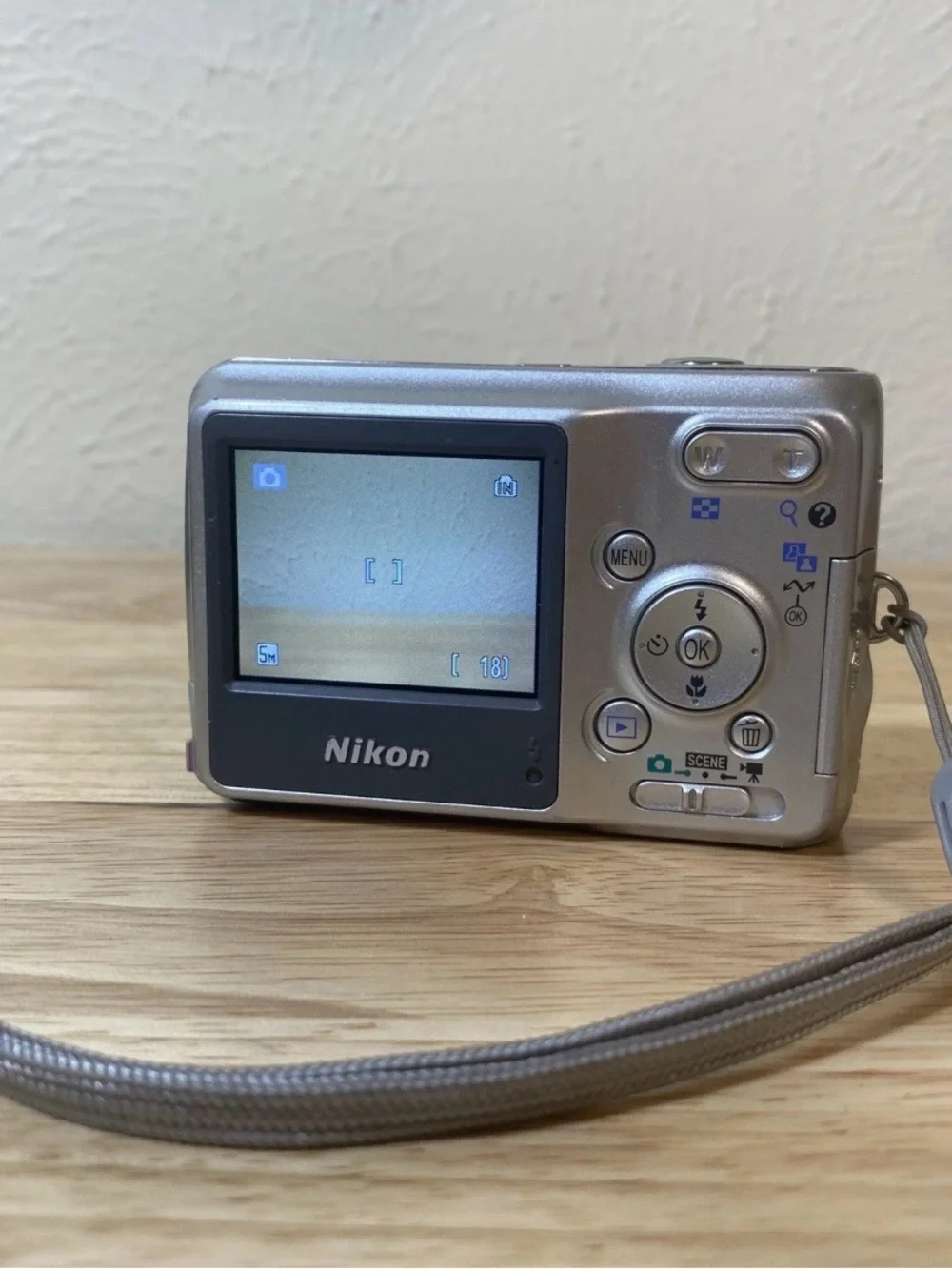 Nikon COOLPIX L3 5.1MP Digital Y2K Camera Silver 3x Zoom Vintage Tested